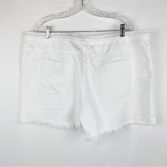 Aerie White Distressed Boyfriend Shorts - Picture 5 of 7